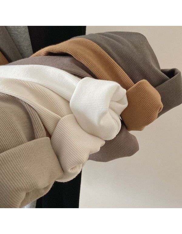 Simple round neck long-sleeved t-shirt for women in spring 