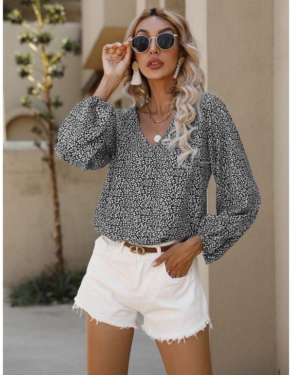 Summer European and American Women's European Station Small Fragmented Flower V-Neck 9/4 Sleeve Top T-shirt