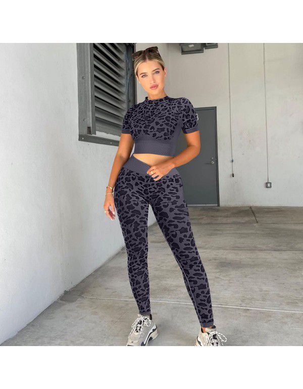 Fashion leopard print short sleeve suit yoga fitness suit women's European and American women's sports hip lifting pants yoga suit