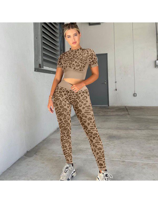 Fashion leopard print short sleeve suit yoga fitness suit women's European and American women's sports hip lifting pants yoga suit